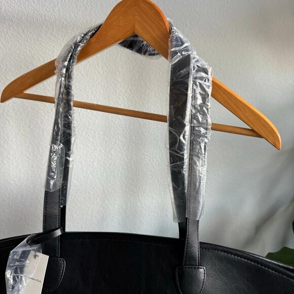 Abercrombie & Fitch Black Vegan Leather Tote Bag NWT - Picture 6 of 12